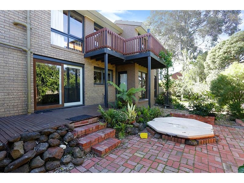 4 The Glade, Wheelers Hill VIC 3150