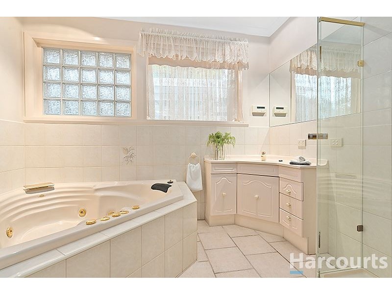 1 Reo Court, Glen Waverley VIC 3150