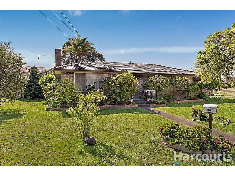 93 Winmalee Drive, Glen Waverley VIC 3150