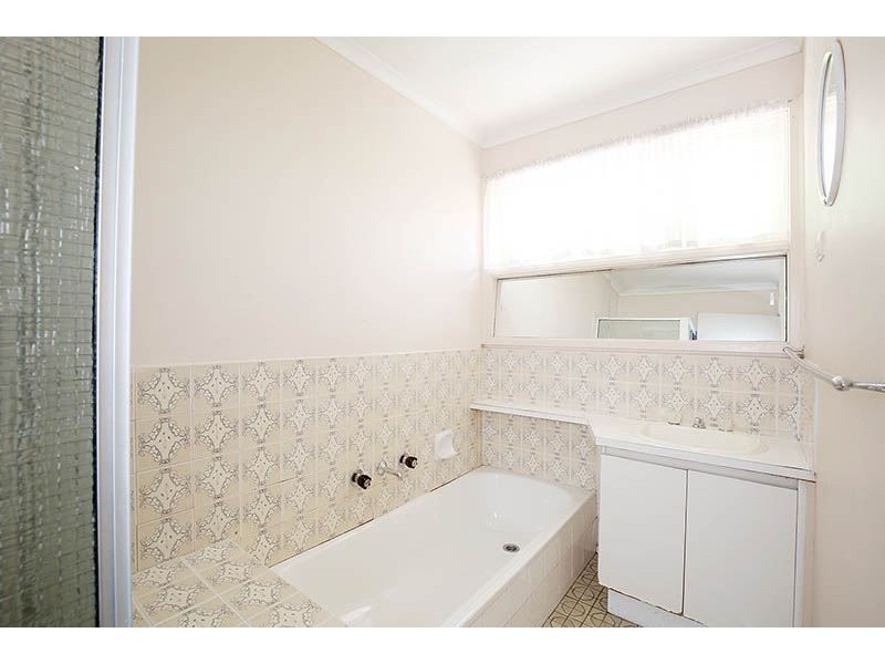 33 Ponsford Avenue, Wantirna South VIC 3152