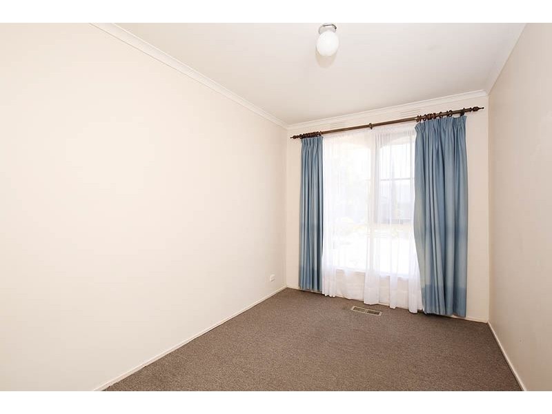 33 Ponsford Avenue, Wantirna South VIC 3152