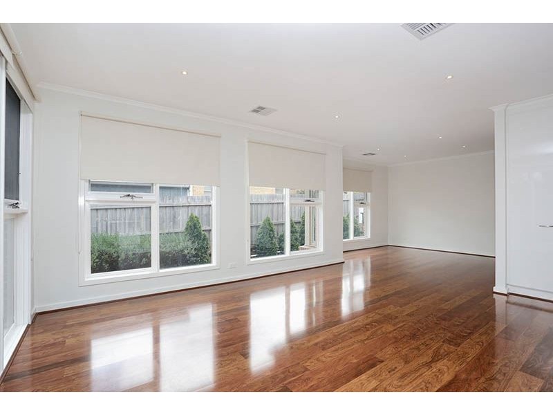 63 Panoramic Grove, Glen Waverley VIC 3150