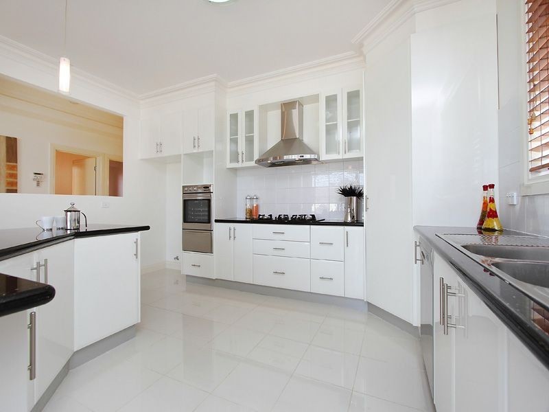 8 Baker Avenue, Glen Waverley VIC 3150