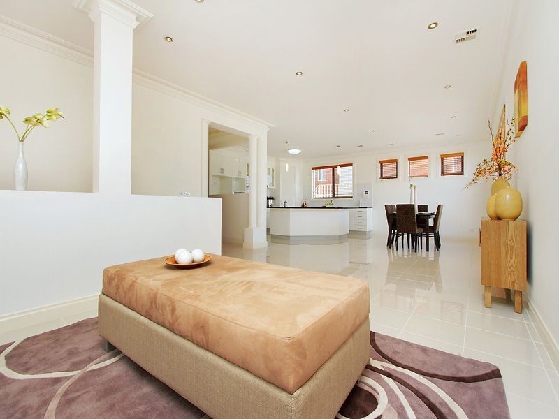 8 Baker Avenue, Glen Waverley VIC 3150