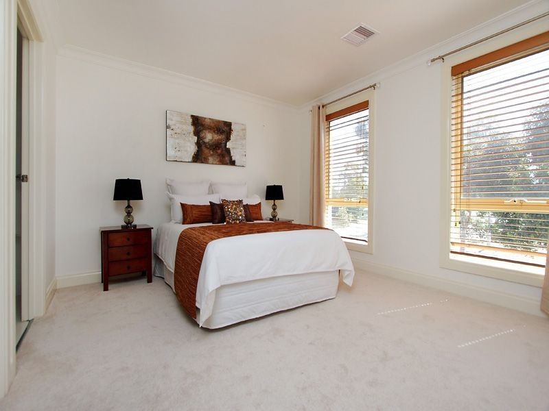 8 Baker Avenue, Glen Waverley VIC 3150