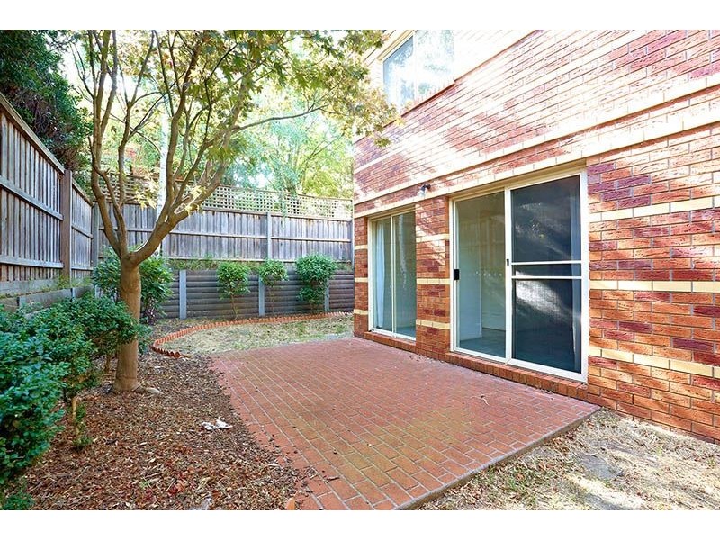 12 Peppermint Grove, Box Hill South VIC 3128