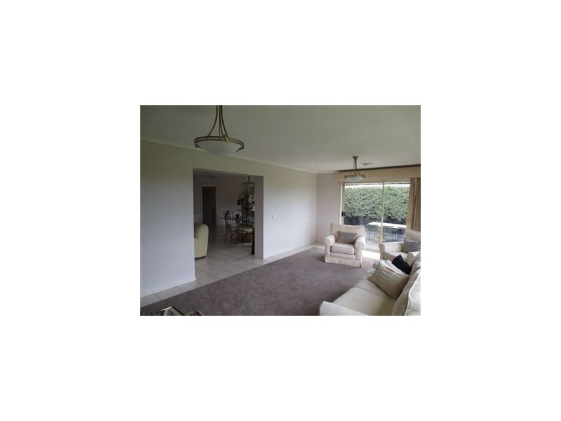 68 King Arthur Drive, Glen Waverley VIC 3150