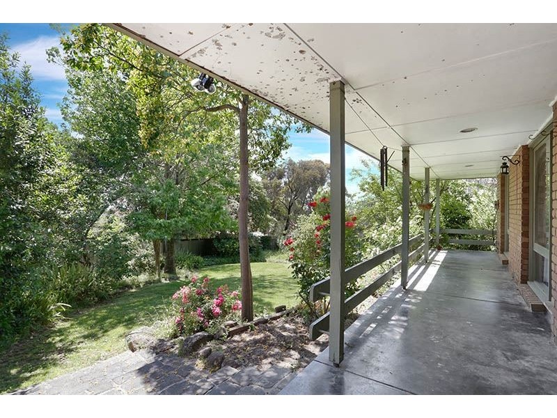 4 Cuthbert Court, Wheelers Hill VIC 3150