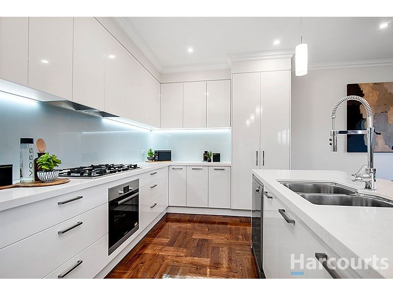 17 Hammence Street, Glen Waverley VIC 3150