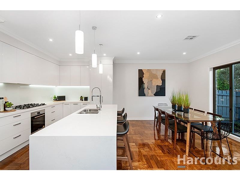 17 Hammence Street, Glen Waverley VIC 3150