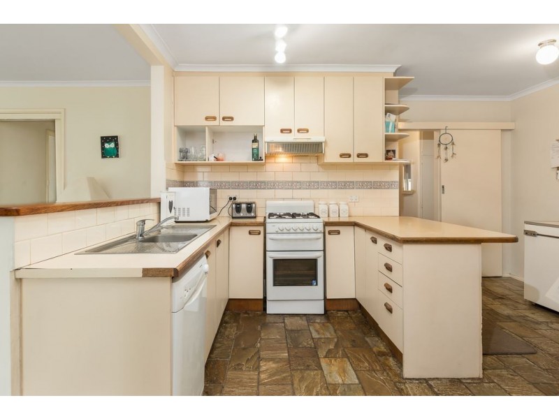 26 Bennett Avenue, Mount Waverley VIC 3149