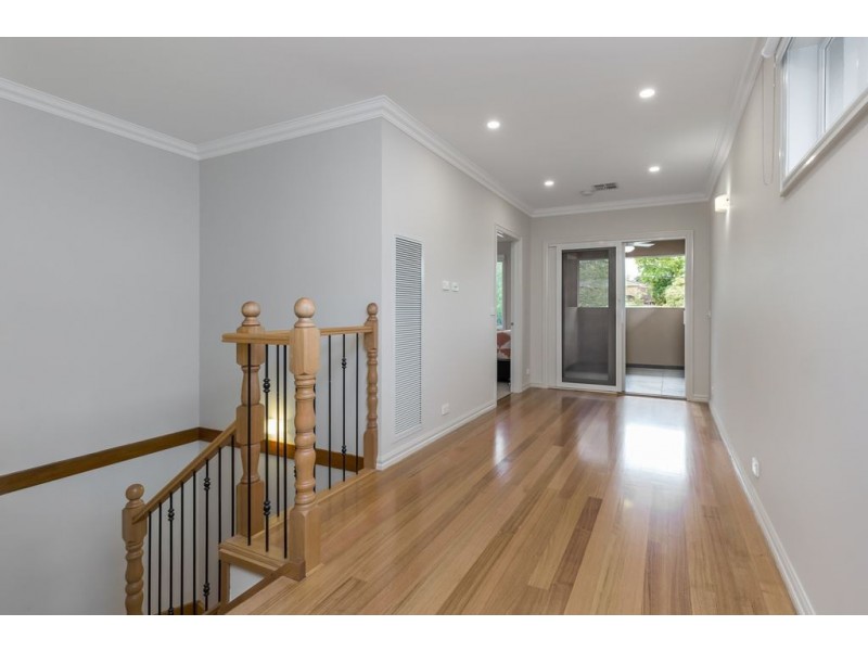 2/8 Coomleigh Drive, Glen Waverley VIC 3150