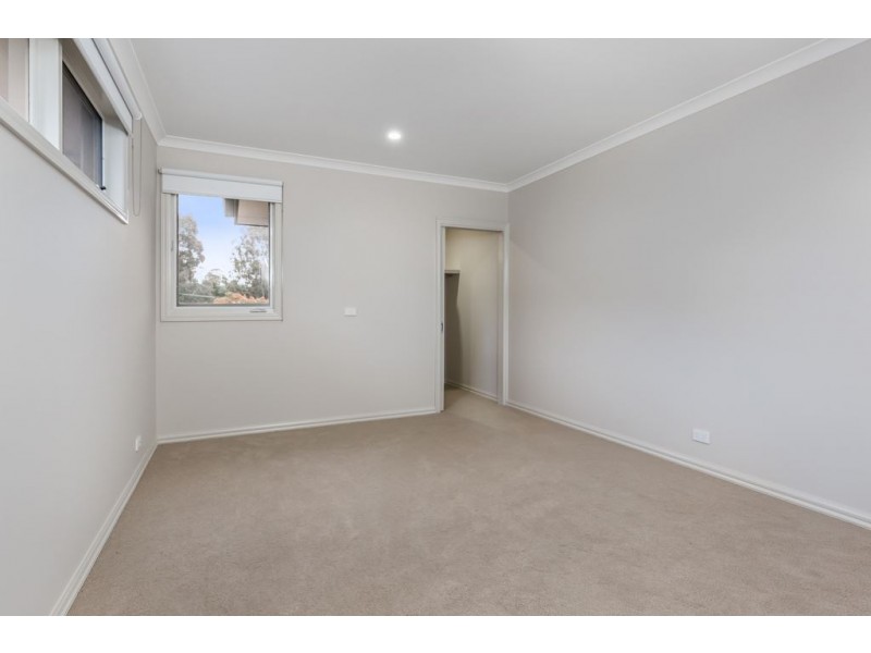 2/8 Coomleigh Drive, Glen Waverley VIC 3150