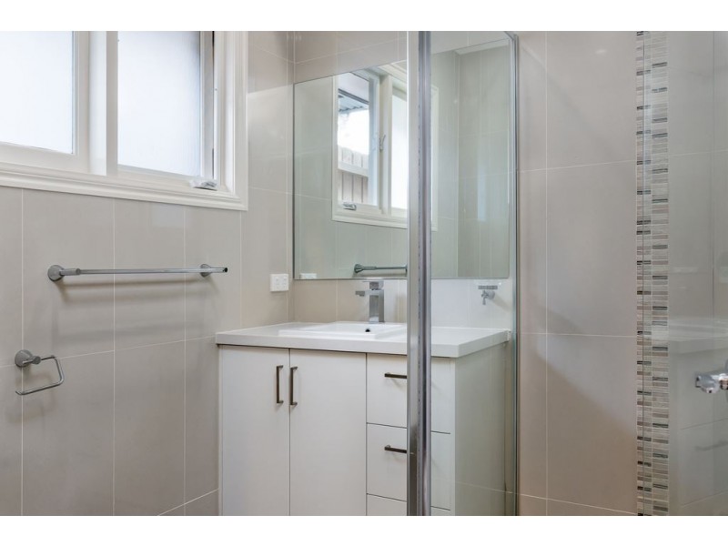 2/8 Coomleigh Drive, Glen Waverley VIC 3150