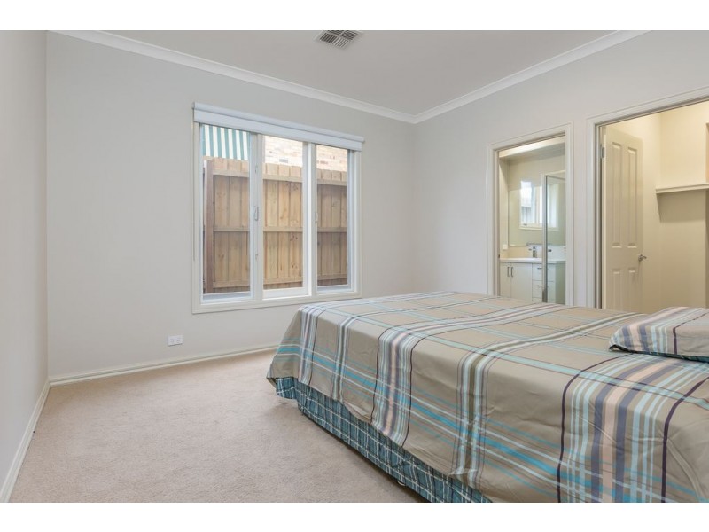 2/8 Coomleigh Drive, Glen Waverley VIC 3150