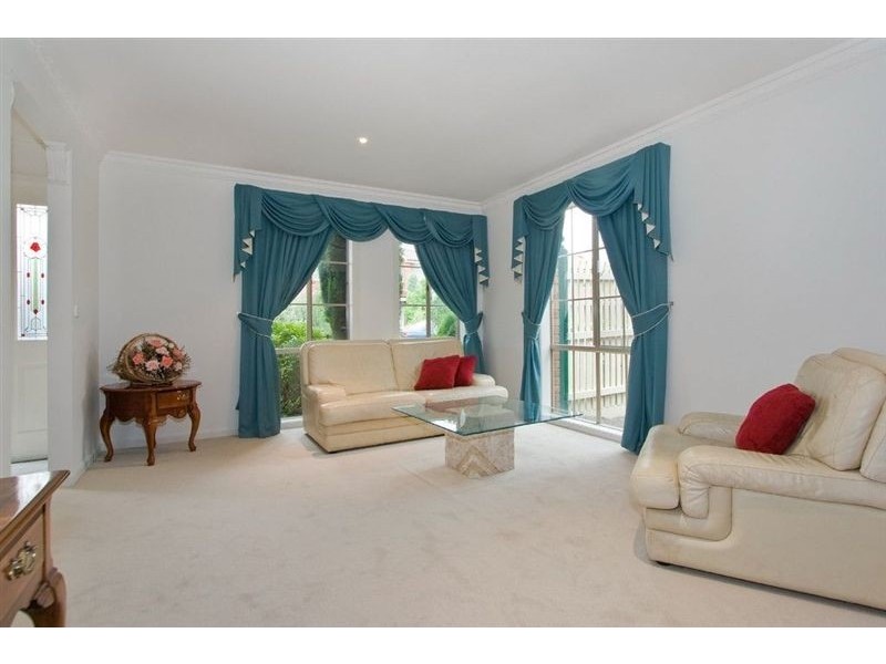 17 Latham Court, Glen Waverley VIC 3150