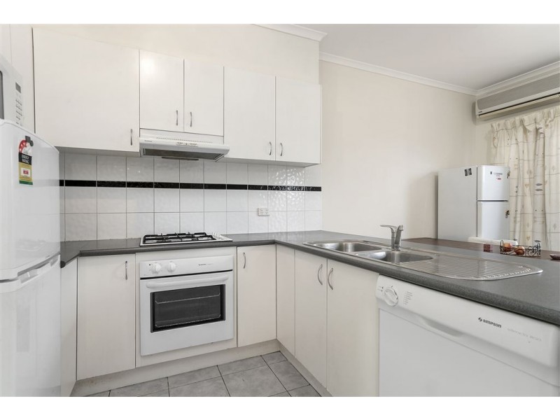 13/18 Tulloch Grove, Glen Waverley VIC 3150