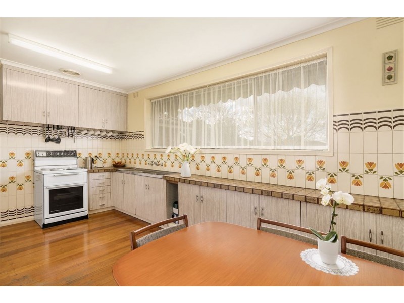 144 Watsons Road, Glen Waverley VIC 3150