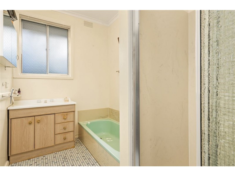 144 Watsons Road, Glen Waverley VIC 3150