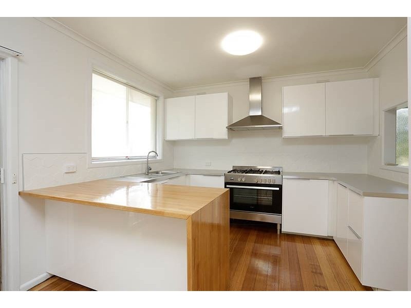 33 Woolston Drive, Frankston South VIC 3199