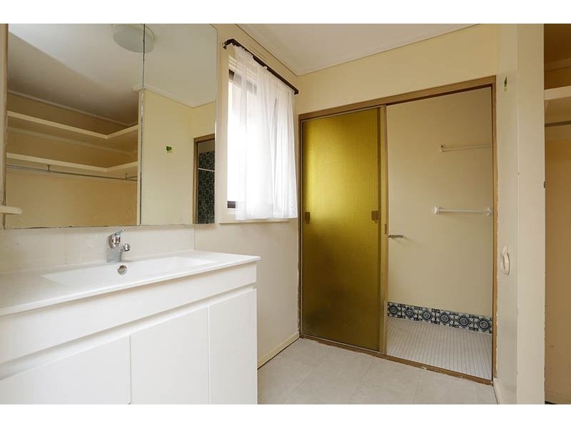 1 Wilton Crescent, Wheelers Hill VIC 3150