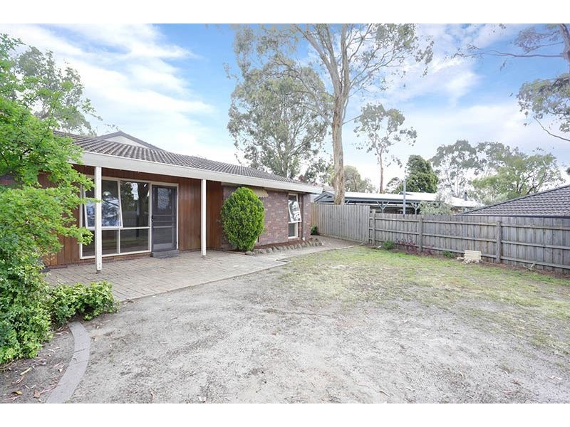 1 Wilton Crescent, Wheelers Hill VIC 3150
