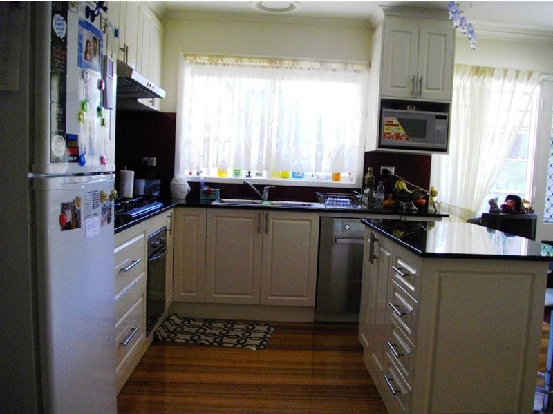 4 Westlands Road, Glen Waverley VIC 3150