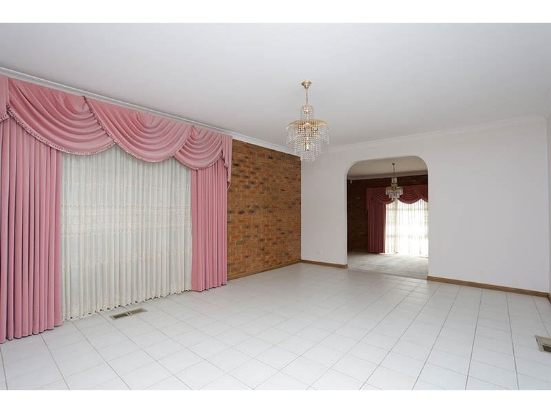 32 Remington Drive,, Glen Waverley VIC 3150