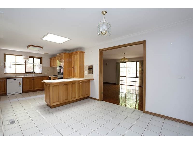 32 Remington Drive,, Glen Waverley VIC 3150