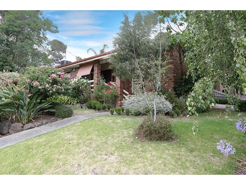 13 Raphael Drive, Wheelers Hill VIC 3150