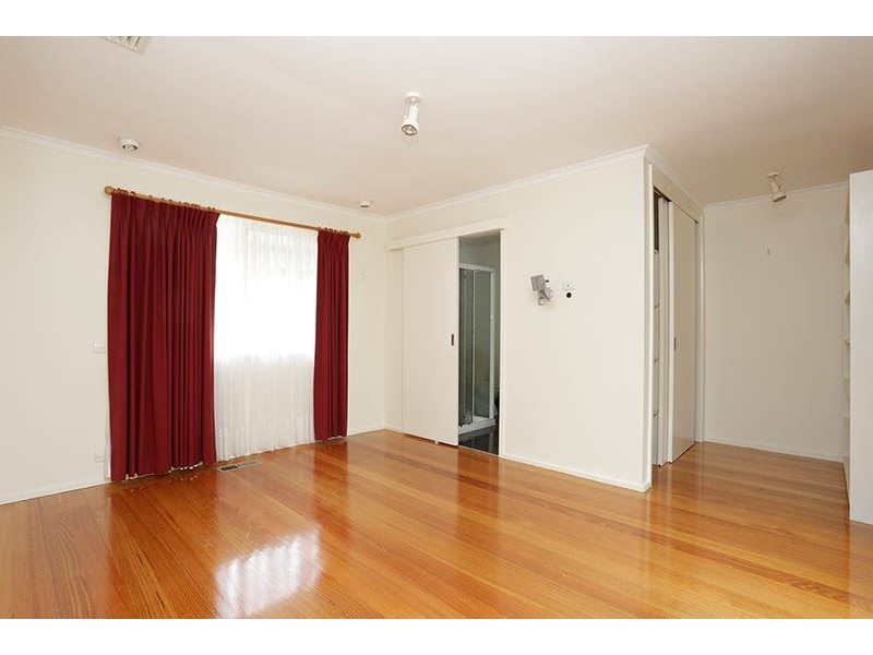 13 Raphael Drive, Wheelers Hill VIC 3150