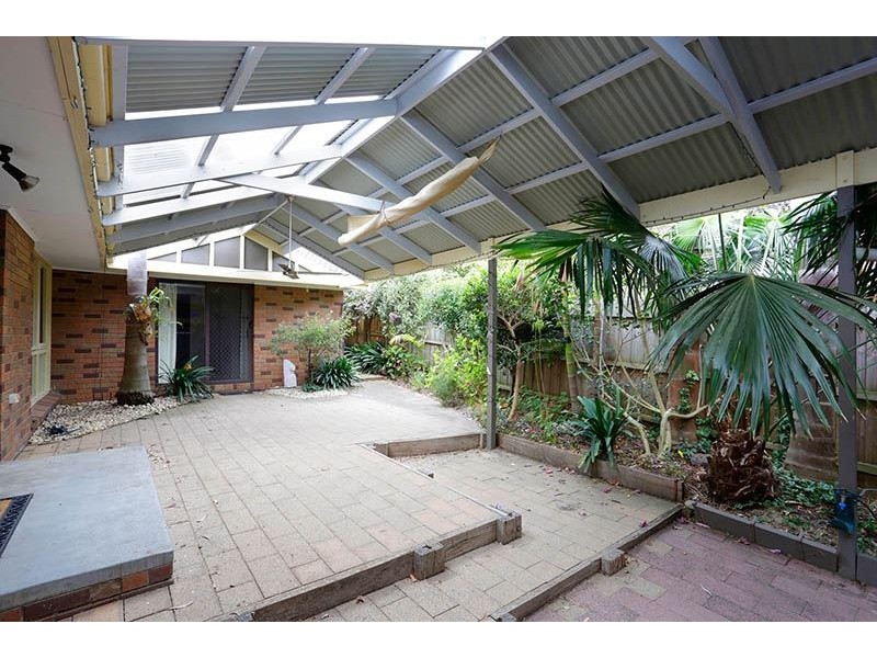 13 Raphael Drive, Wheelers Hill VIC 3150