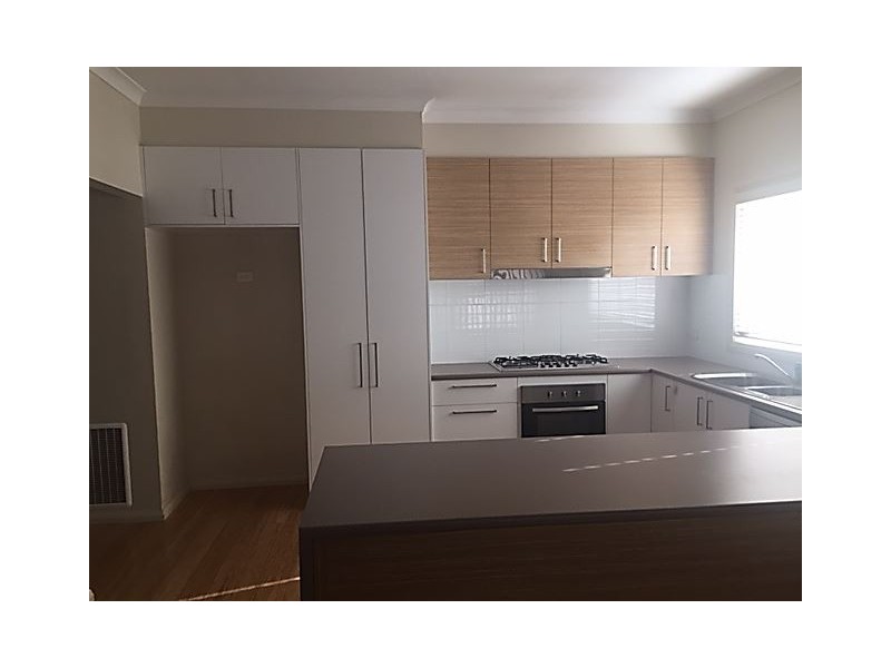 2/4 Hans Court, Mulgrave VIC 3170