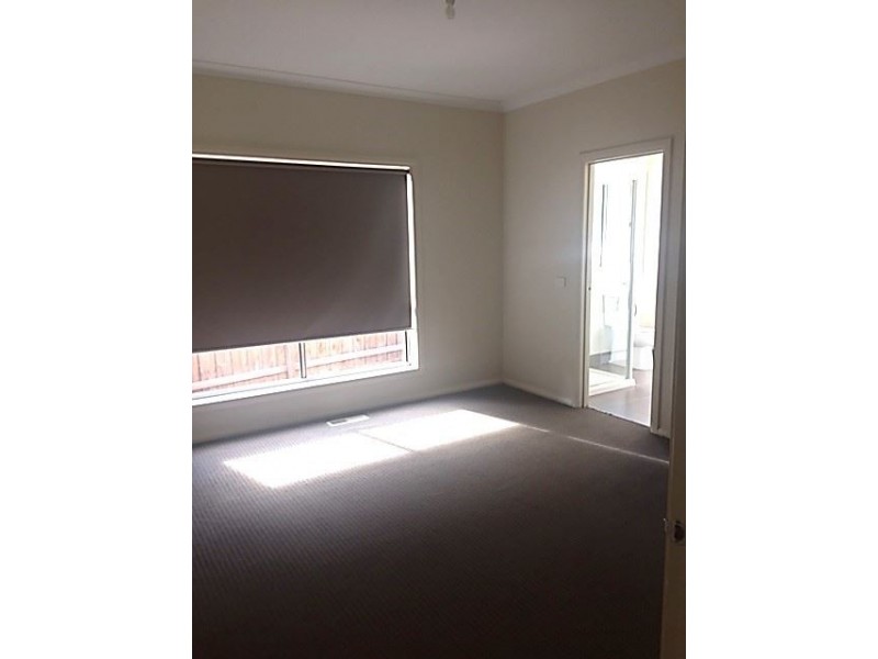 2/4 Hans Court, Mulgrave VIC 3170