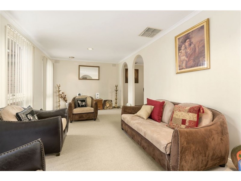 877 Waverley Road, Glen Waverley VIC 3150
