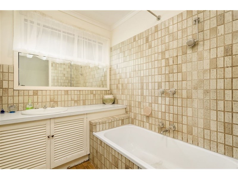 877 Waverley Road, Glen Waverley VIC 3150