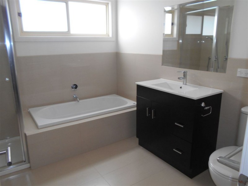 2/10 Lee Avenue, Mount Waverley VIC 3149