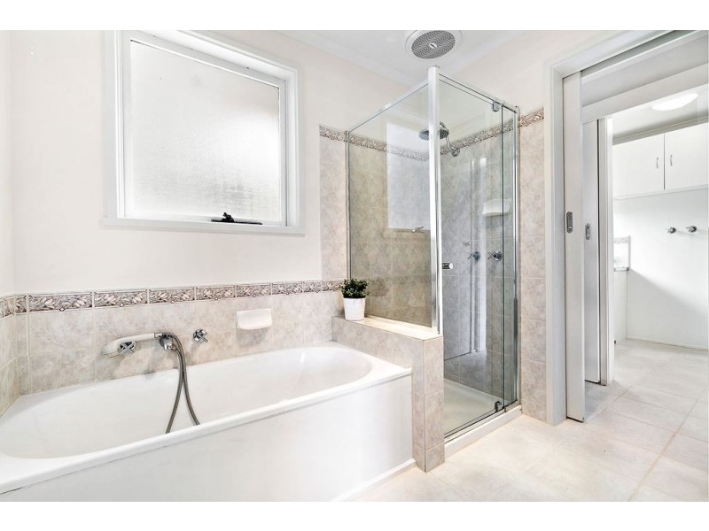 45 Knights Drive, Glen Waverley VIC 3150