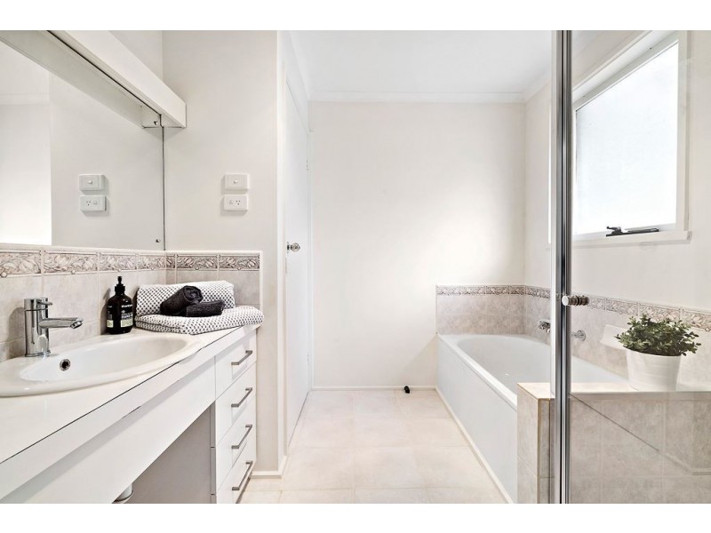 45 Knights Drive, Glen Waverley VIC 3150