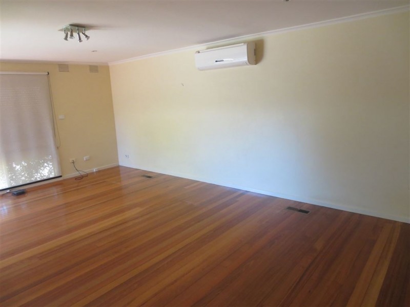 18 Orloff Close, Clayton South VIC 3169