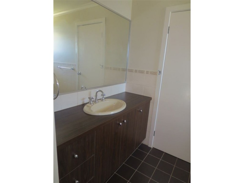 18 Orloff Close, Clayton South VIC 3169