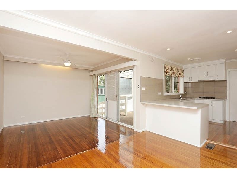 8 Koonalda Avenue, Glen Waverley VIC 3150