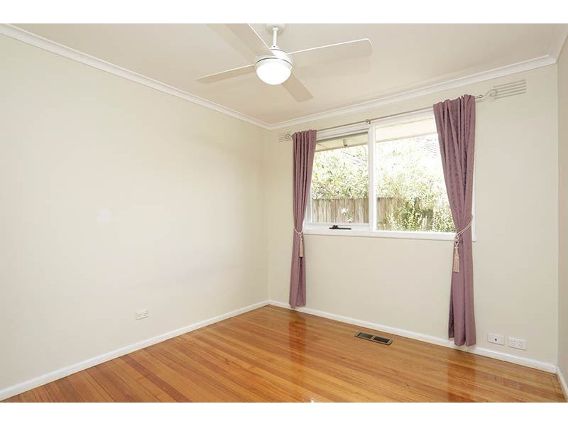 8 Koonalda Avenue, Glen Waverley VIC 3150