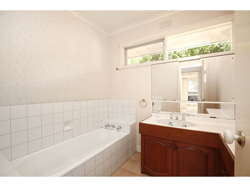 13 Trenton Avenue, Glen Waverley VIC 3150