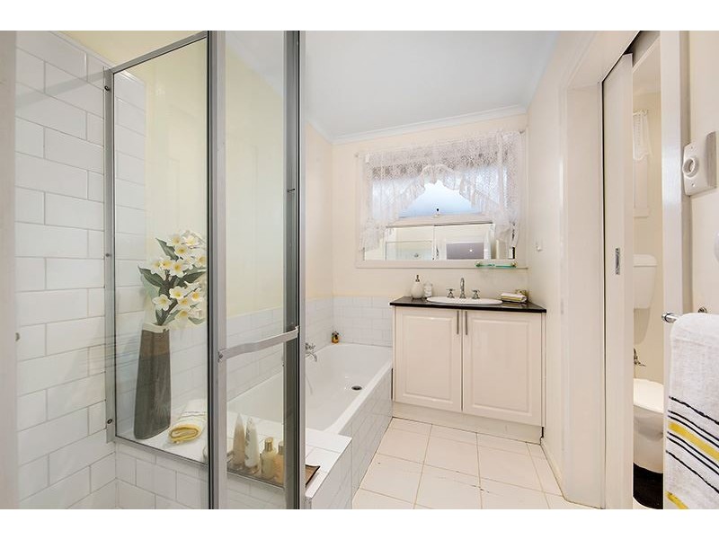 4 Westlands Road, Glen Waverley VIC 3150