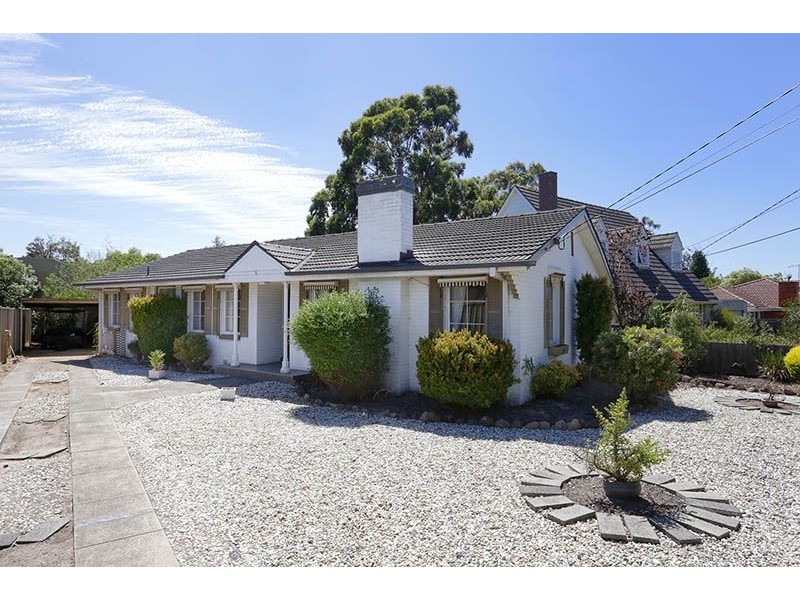 17 Monash Drive, Mulgrave VIC 3170