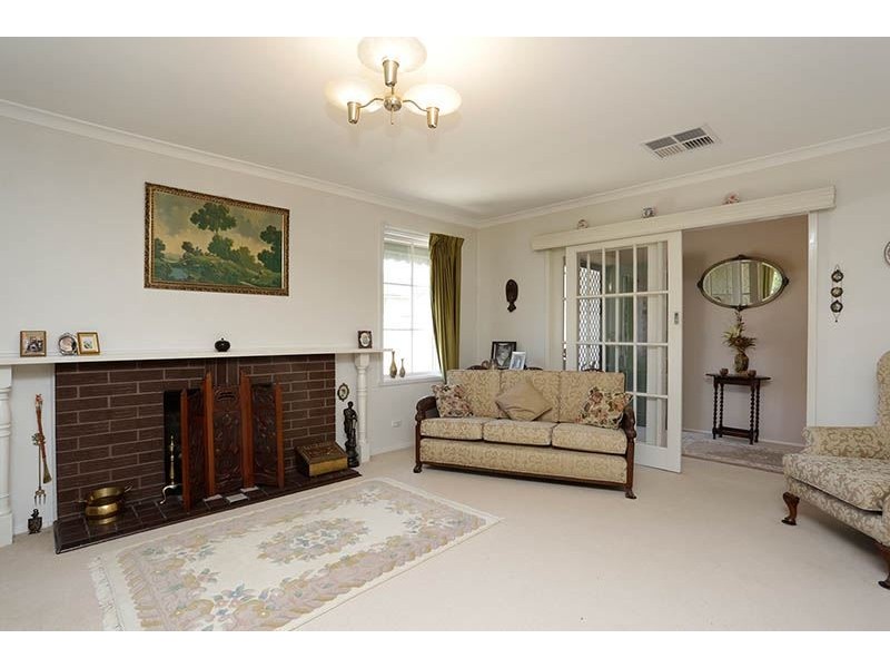 17 Monash Drive, Mulgrave VIC 3170