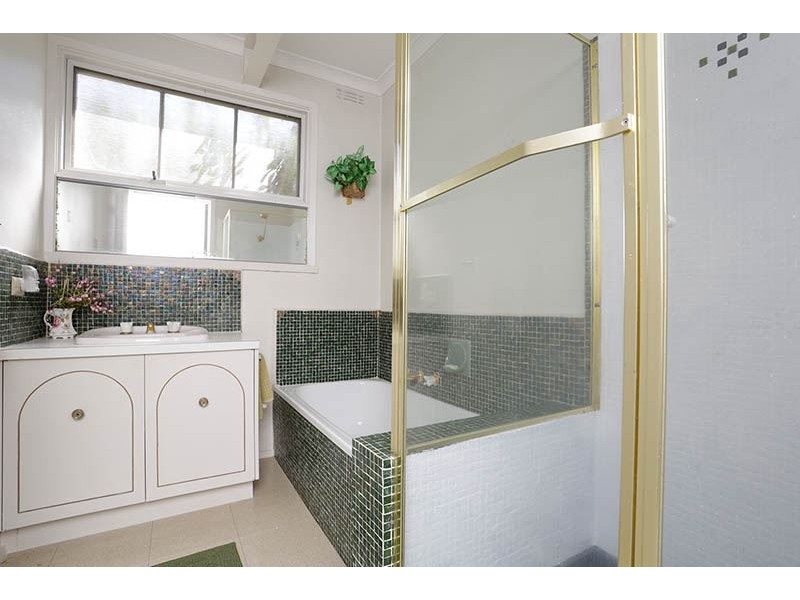 17 Monash Drive, Mulgrave VIC 3170