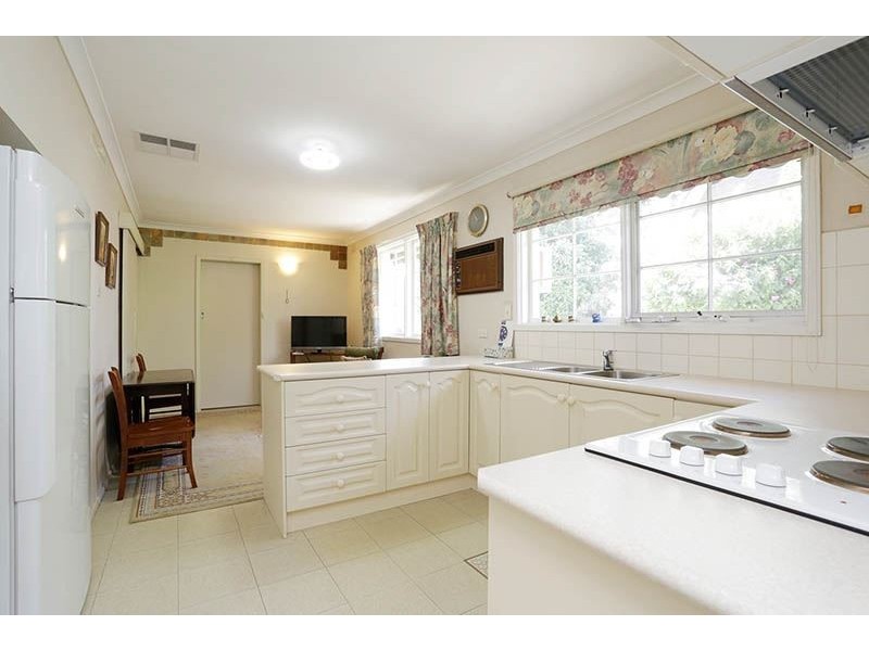 17 Monash Drive, Mulgrave VIC 3170