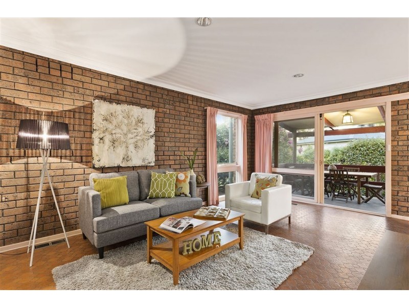 18 Cowrie Street, Glen Waverley VIC 3150